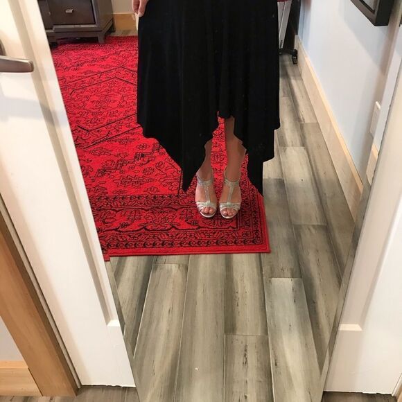 𝅺SIZE 6 “small” H&M black midi dress - Picture 6 of 6